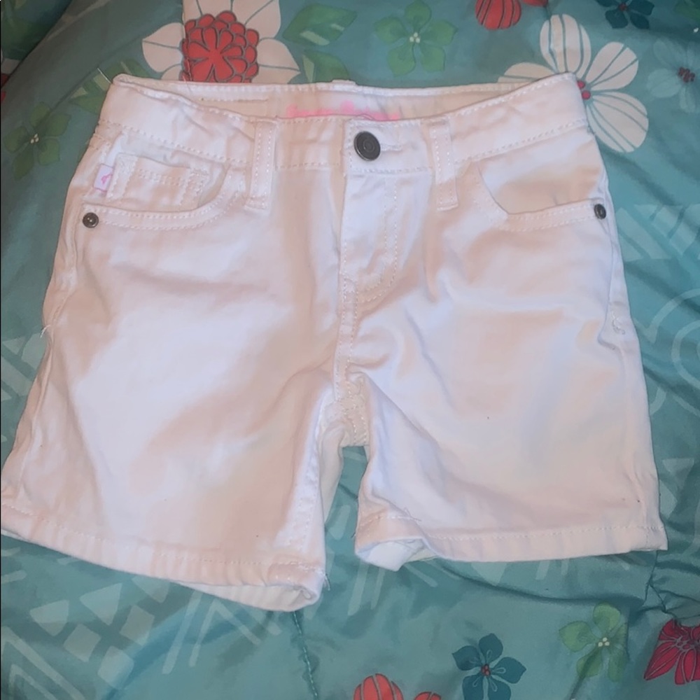 Girls white tommy bahama shorts.